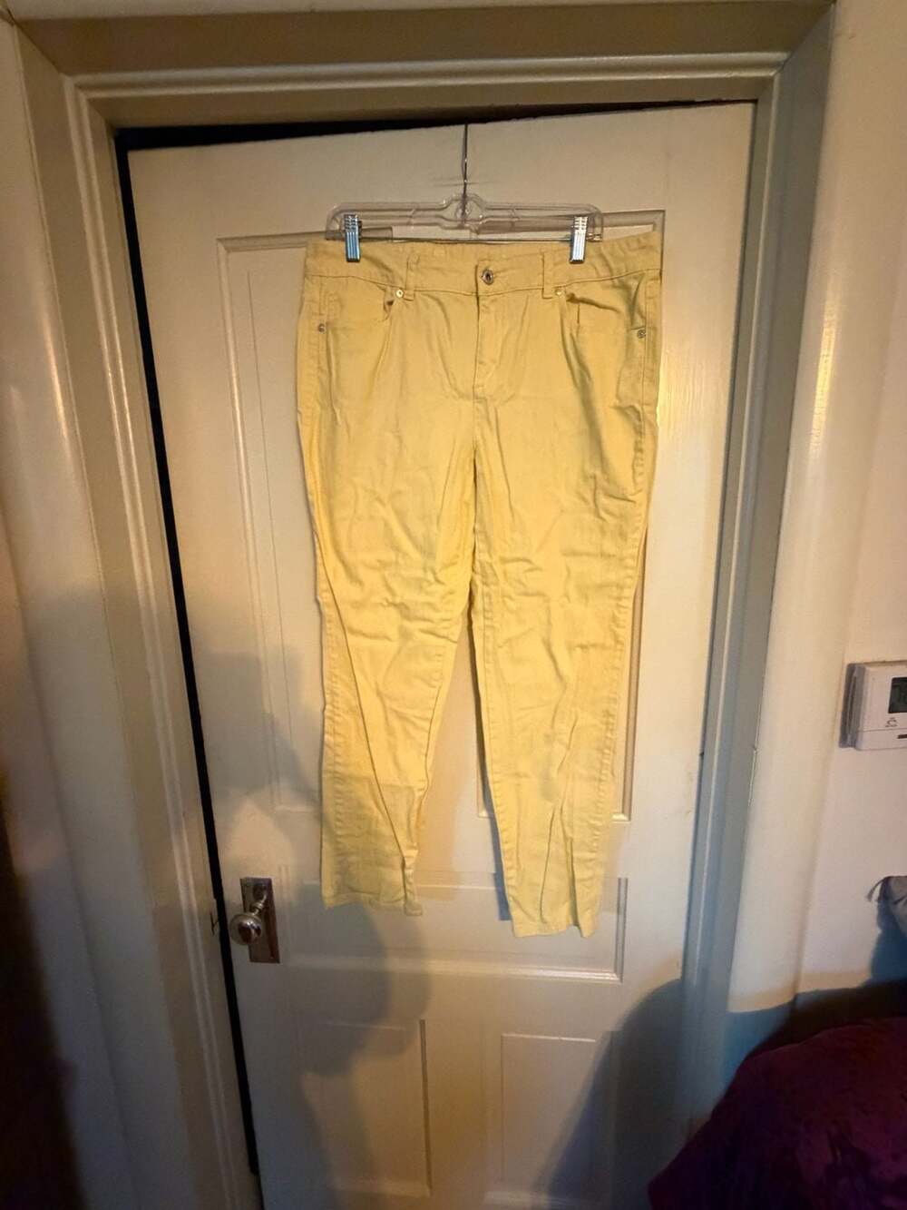 Liz Claiborne Desc Stretch Slim Leg Yellow Pants Size 12